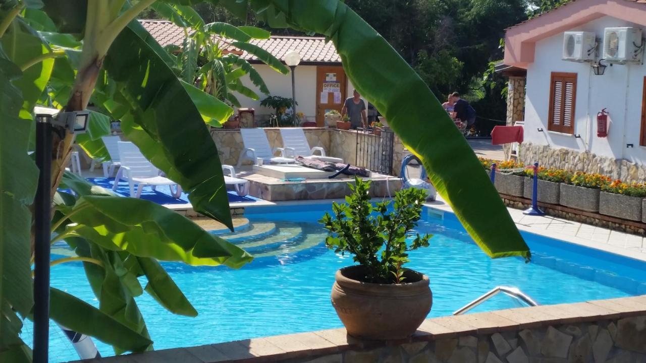 מרינה די קמרוטה Villaggio Romaniello מראה חיצוני תמונה